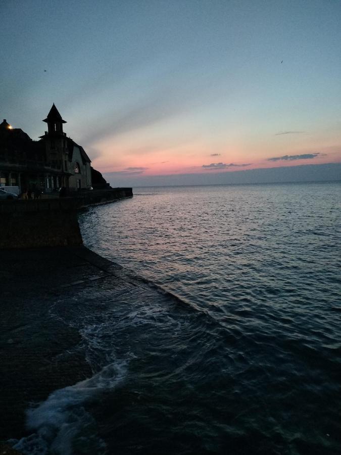 Entre Mer Et Montagne กรองวิลล์ ภายนอก รูปภาพ